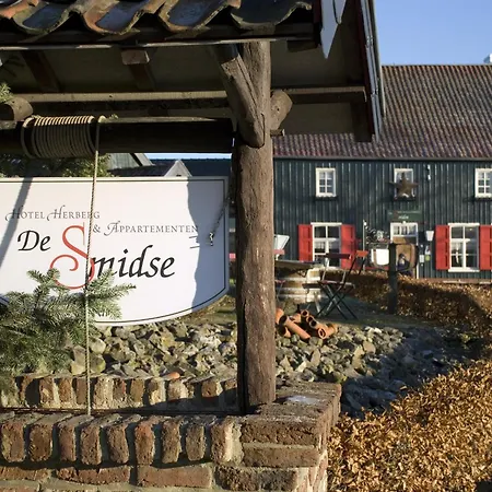 Hotel,herberg & De Smidse Отель *