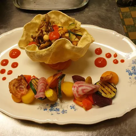 Hotel,herberg & De Smidse فندق *